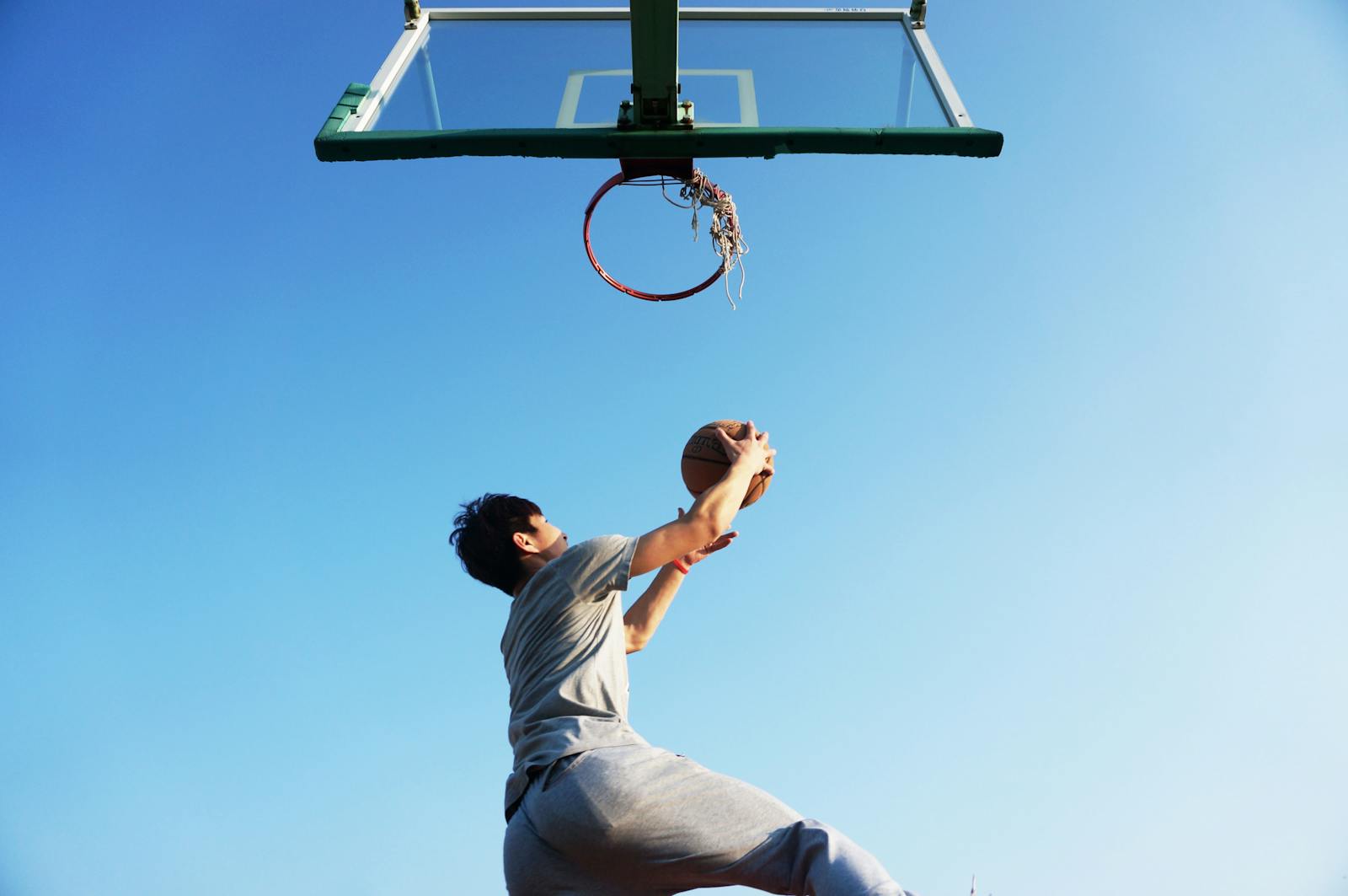 广告彩票 — 大乐透赛场扣篮瞬间